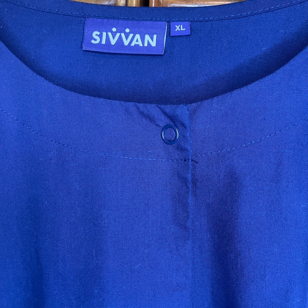 Unisex Blue Button-Up Scrub Jacket - Picture 2 of 3
